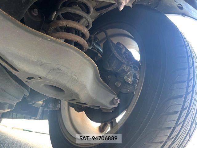 Toyota C-HR 2017-10 8206820-19