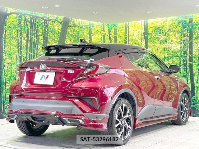 Toyota C-HR 2018-03 8206814-16