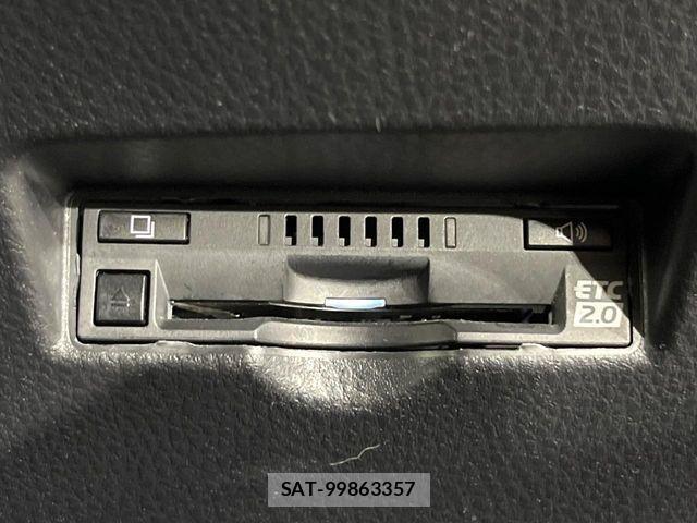 Toyota C-HR 2019-09 8206819-6
