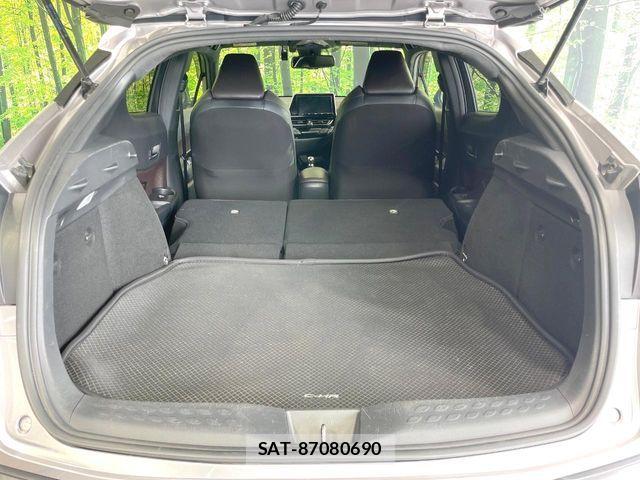 Toyota C-HR 2017-08 8206822-9