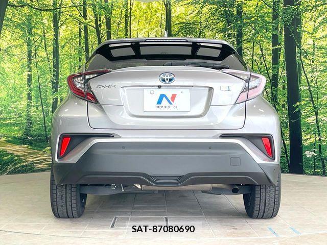 Toyota C-HR 2017-08 8206822-14