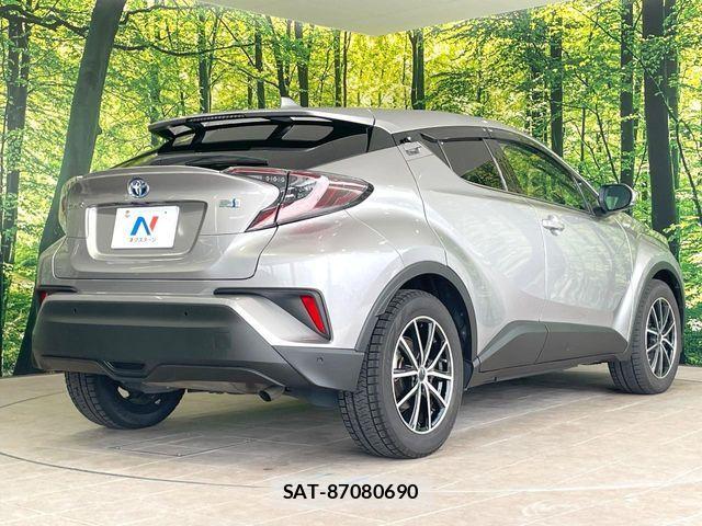 Toyota C-HR 2017-08 8206822-16