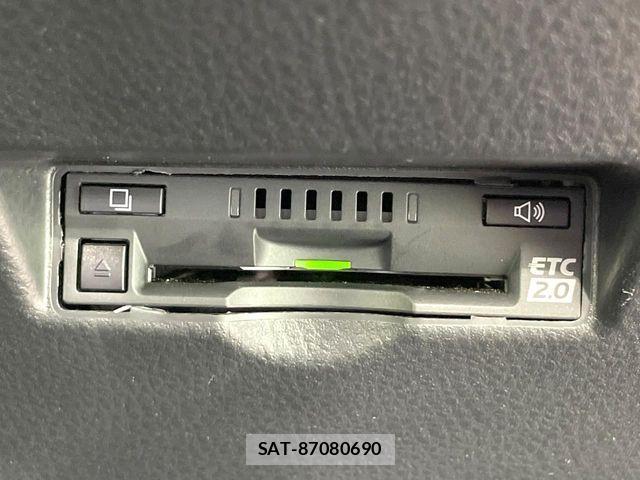 Toyota C-HR 2017-08 8206822-6