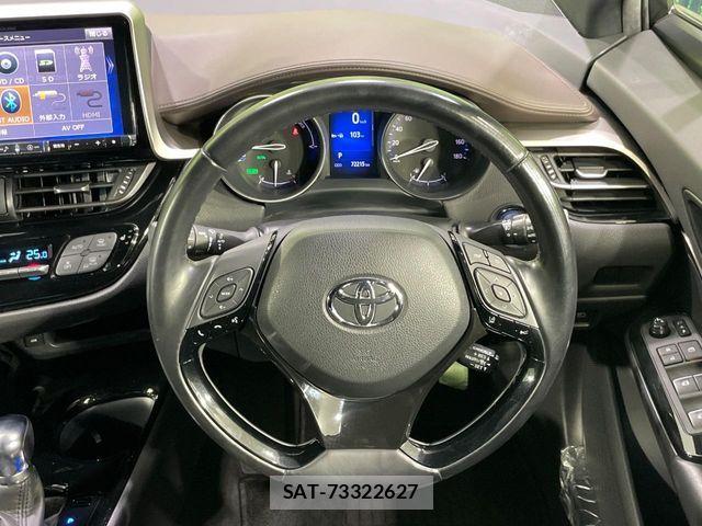 Toyota C-HR 2017-06 8206821-10