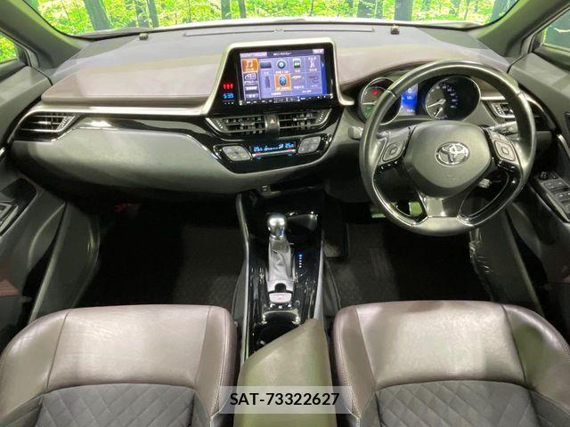 Toyota C-HR 2017-06 8206821-1