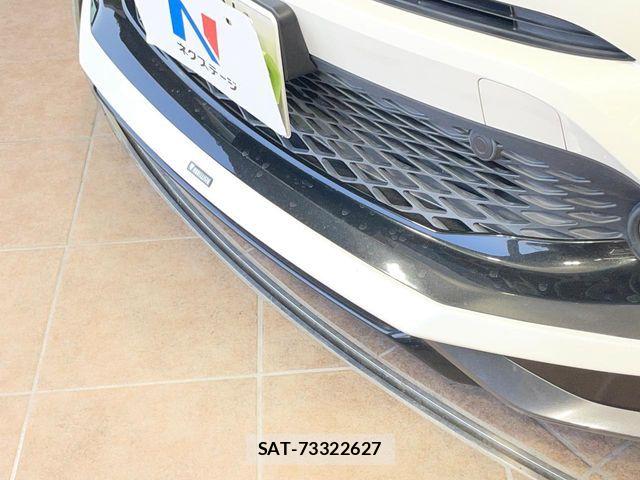 Toyota C-HR 2017-06 8206821-2
