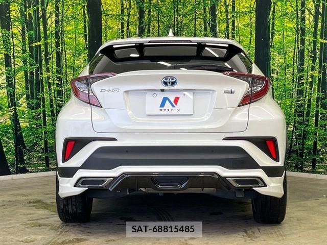Toyota C-HR 2018-07 8206823-14
