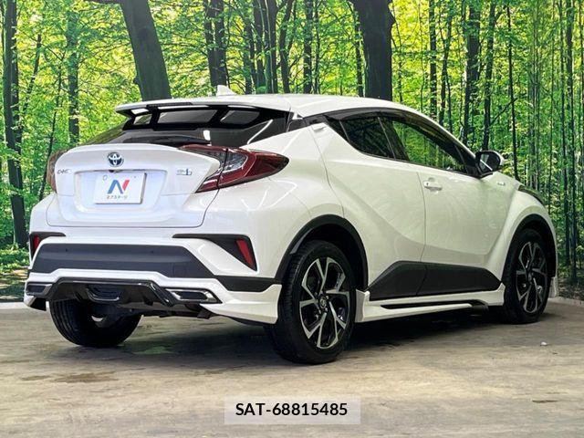 Toyota C-HR 2018-07 8206823-16