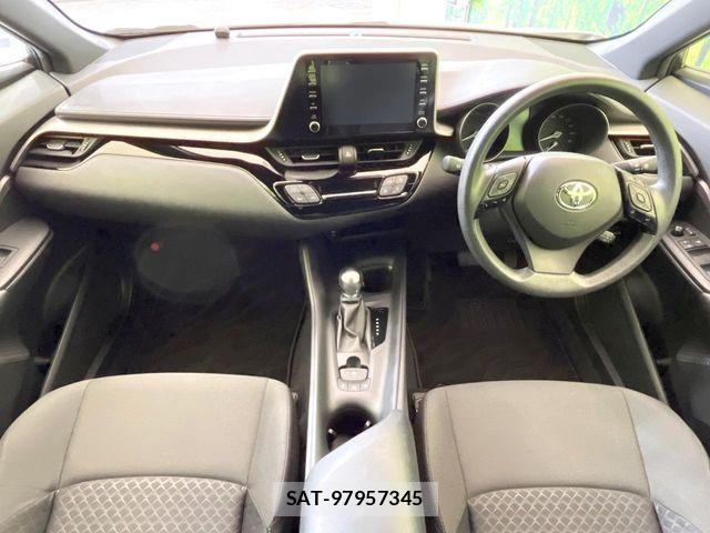 Toyota C-HR 2021-07 8206813-1