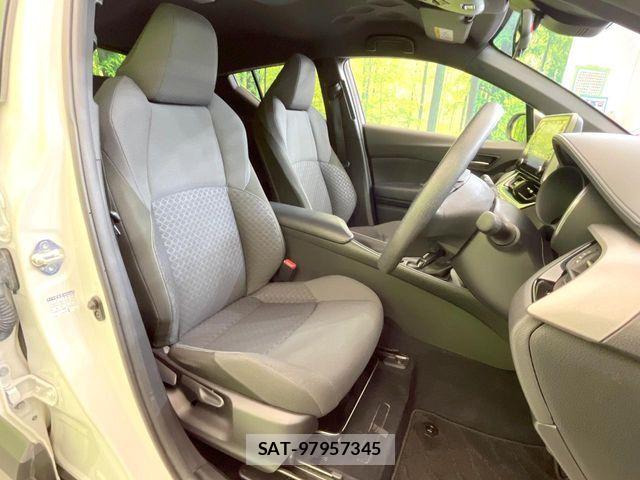 Toyota C-HR 2021-07 8206813-7
