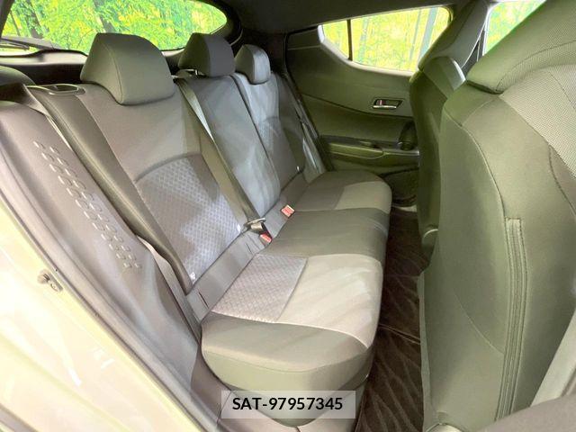 Toyota C-HR 2021-07 8206813-8