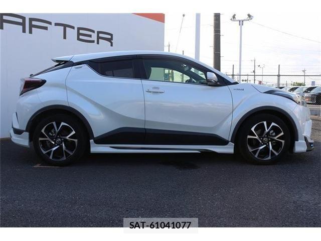 Toyota C-HR 2017-02 8206817-9