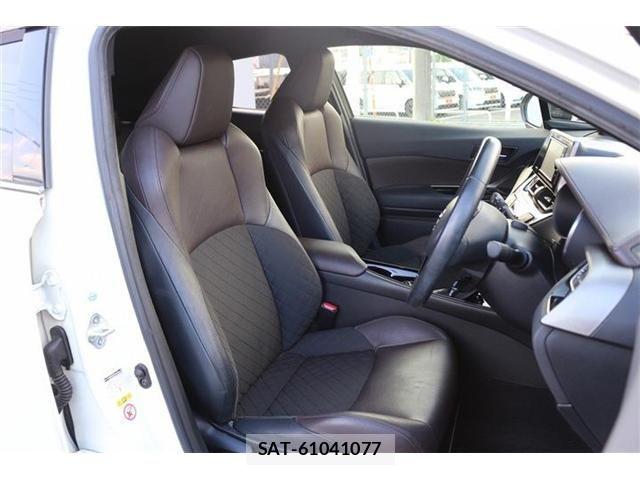 Toyota C-HR 2017-02 8206817-14