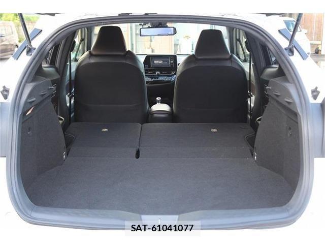 Toyota C-HR 2017-02 8206817-19
