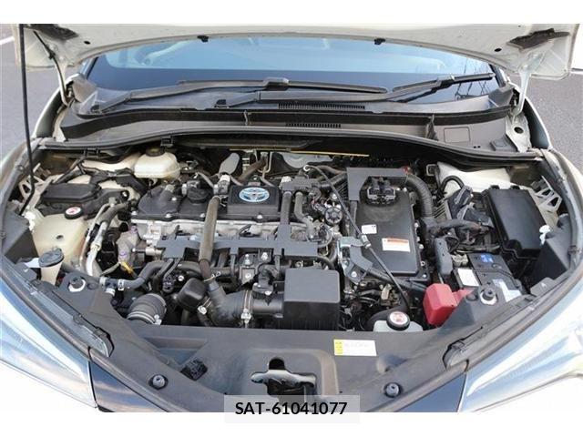 Toyota C-HR 2017-02 8206817-20