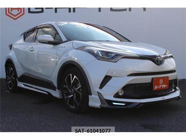 Toyota C-HR 2017-02 8206817-21