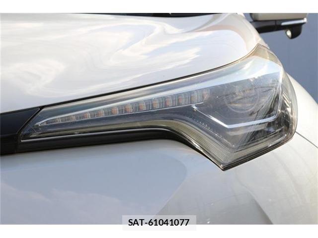 Toyota C-HR 2017-02 8206817-25