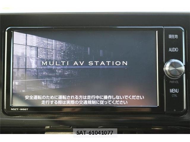 Toyota C-HR 2017-02 8206817-4