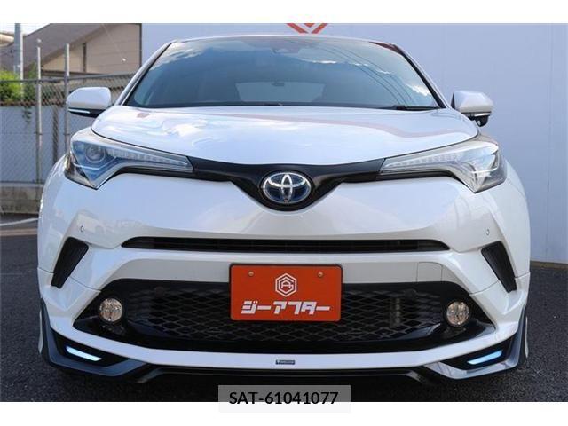 Toyota C-HR 2017-02 8206817-8