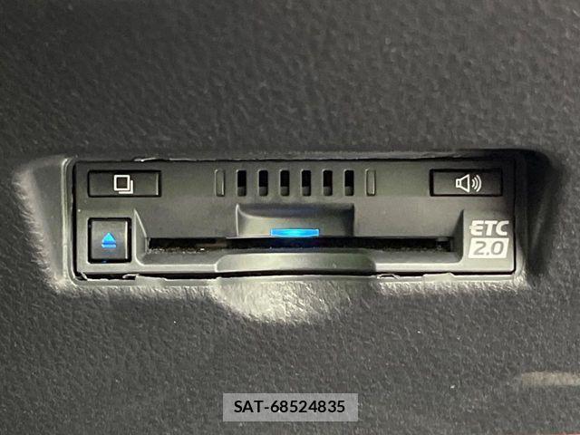 Toyota C-HR 2019-11 8206818-6
