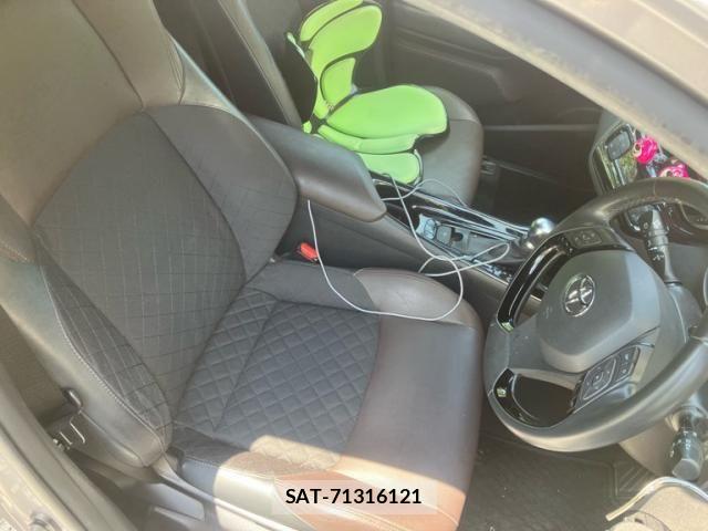 Toyota C-HR 2017-02 8229251-11