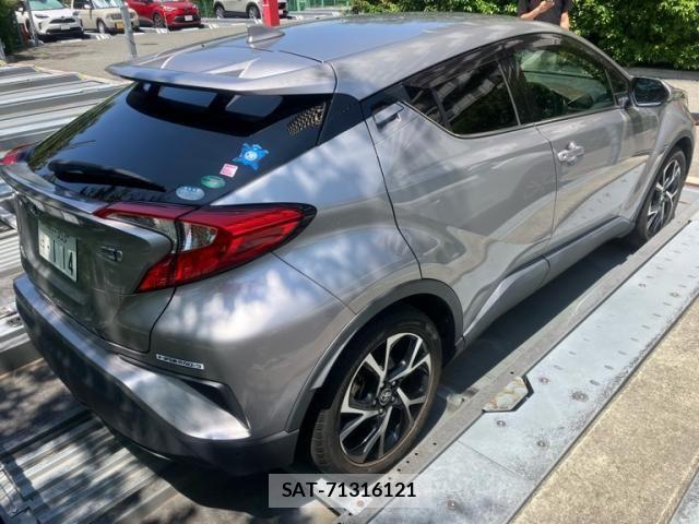 Toyota C-HR 2017-02 8229251-2