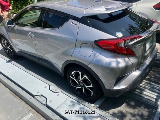 Toyota C-HR 2017-02 8229251-3
