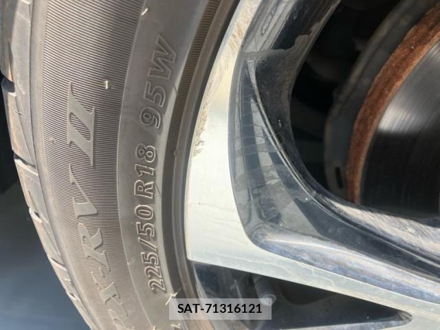 Toyota C-HR 2017-02 8229251-4