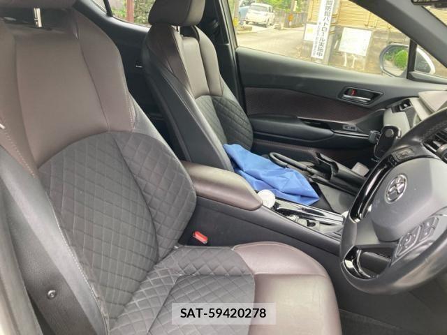Toyota C-HR 2018-01 8229250-9