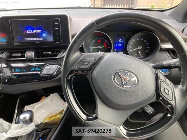 Toyota C-HR 2018-01 8229250-15