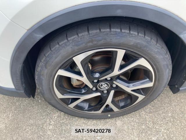 Toyota C-HR 2018-01 8229250-5