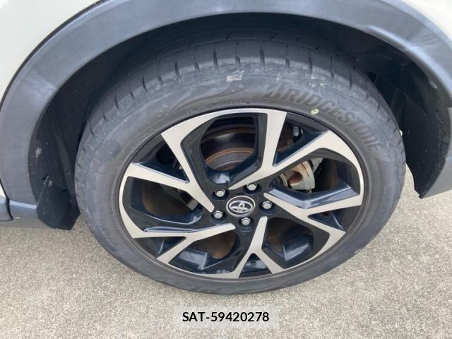 Toyota C-HR 2018-01 8229250-6