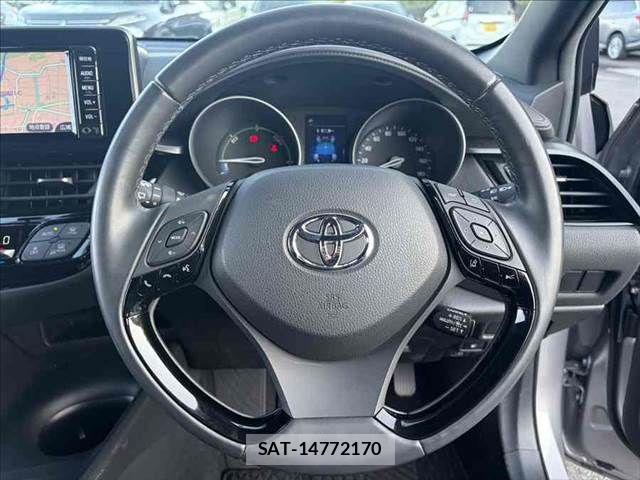 Toyota C-HR 2018-07 8229249-9