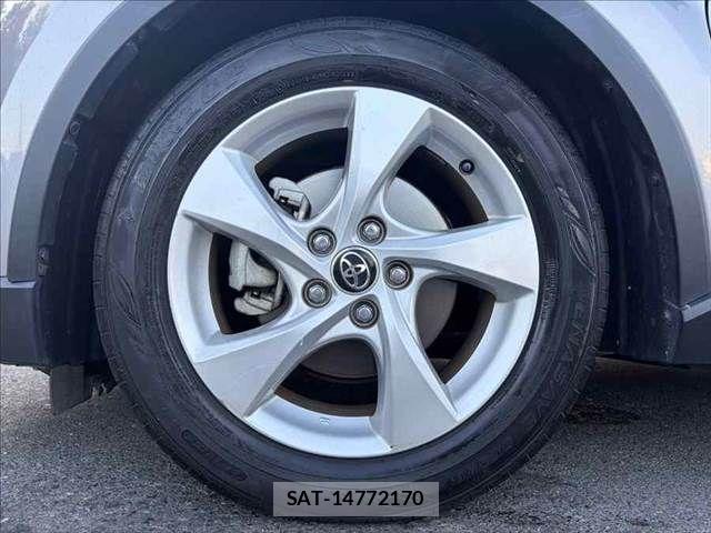 Toyota C-HR 2018-07 8229249-11