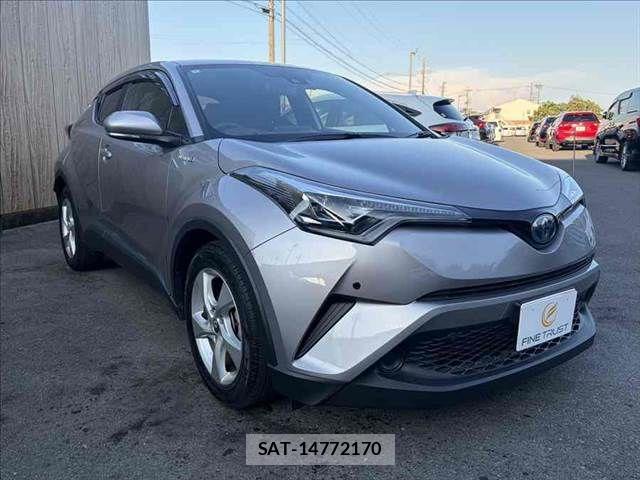 Toyota C-HR 2018-07 8229249-13