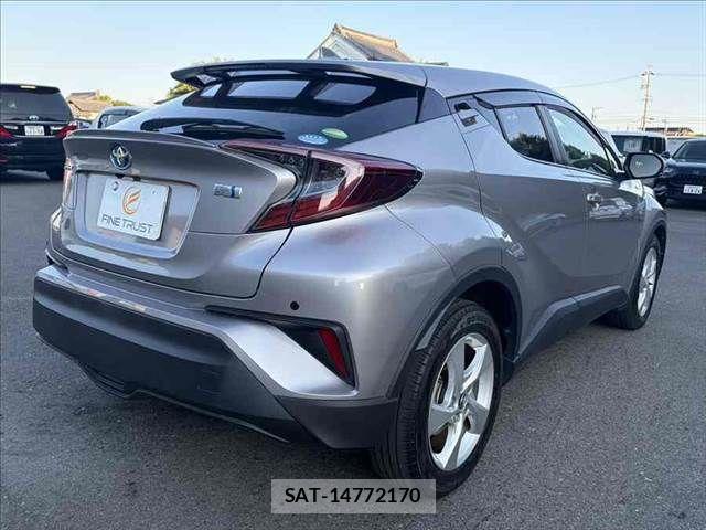 Toyota C-HR 2018-07 8229249-15