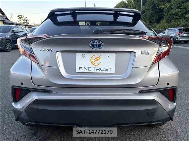Toyota C-HR 2018-07 8229249-16