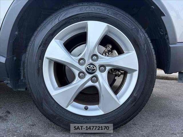 Toyota C-HR 2018-07 8229249-23