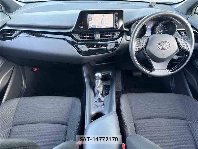 Toyota C-HR 2018-07 8229249-2