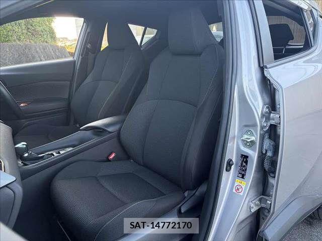 Toyota C-HR 2018-07 8229249-29