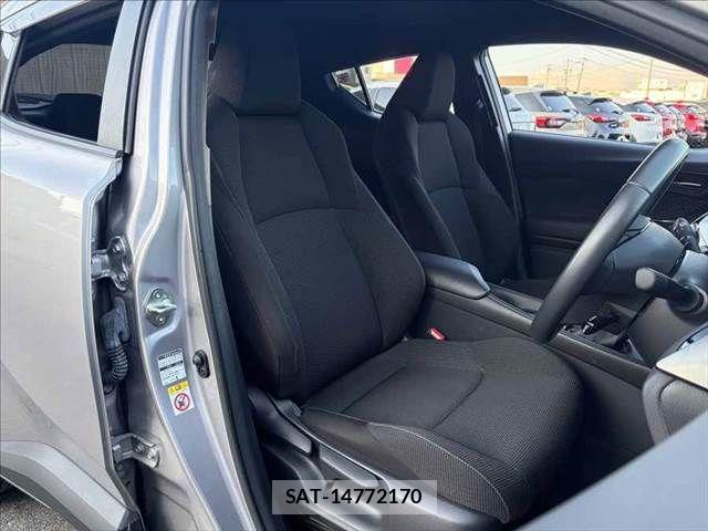 Toyota C-HR 2018-07 8229249-6