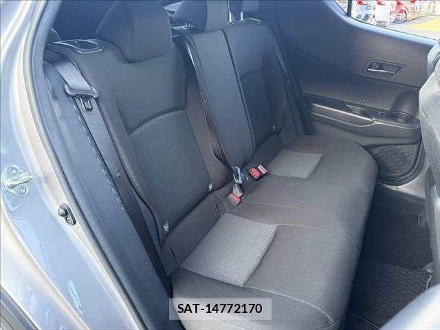 Toyota C-HR 2018-07 8229249-7