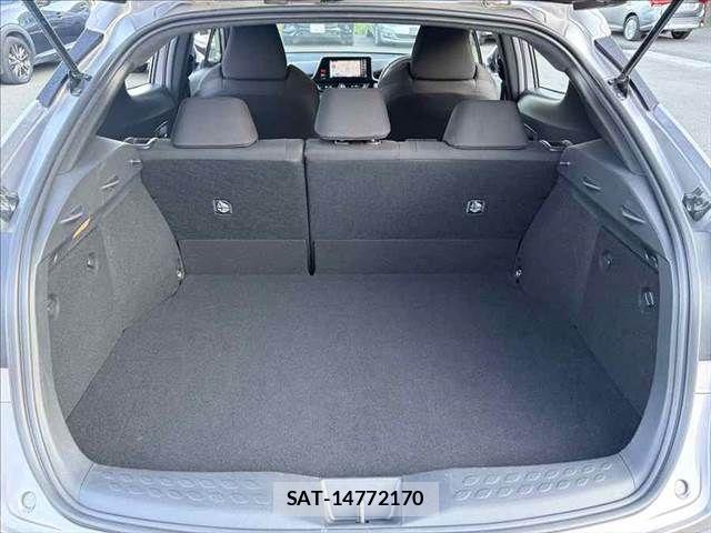 Toyota C-HR 2018-07 8229249-8