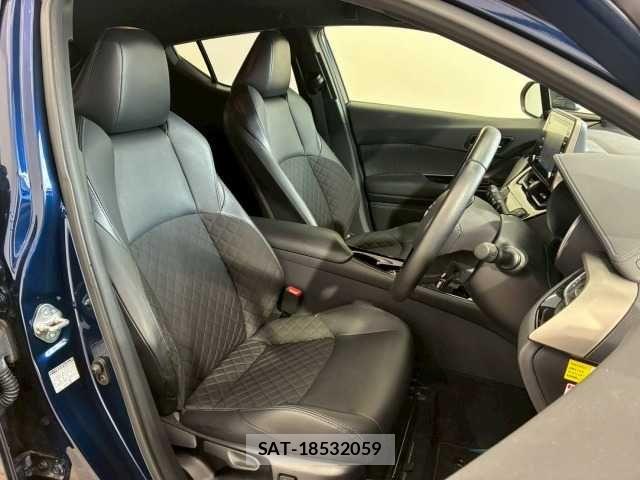 Toyota C-HR 2020-12 8244826-10