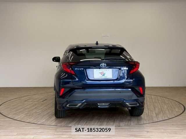 Toyota C-HR 2020-12 8244826-14