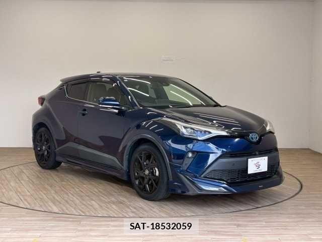 Toyota C-HR 2020-12 8244826-16