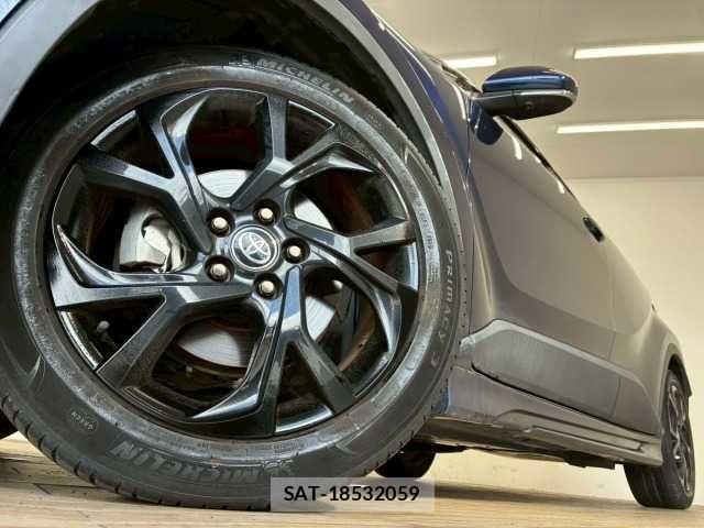 Toyota C-HR 2020-12 8244826-18