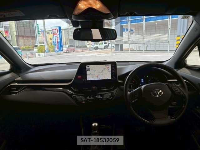 Toyota C-HR 2020-12 8244826-2