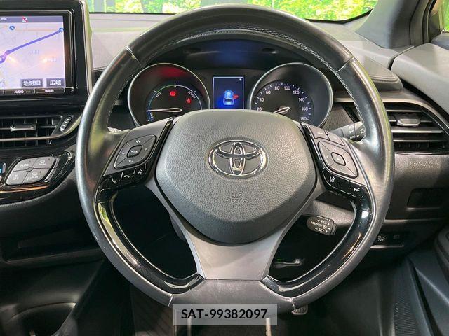Toyota C-HR 2017-12 8244831-10