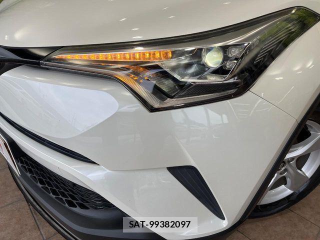 Toyota C-HR 2017-12 8244831-11